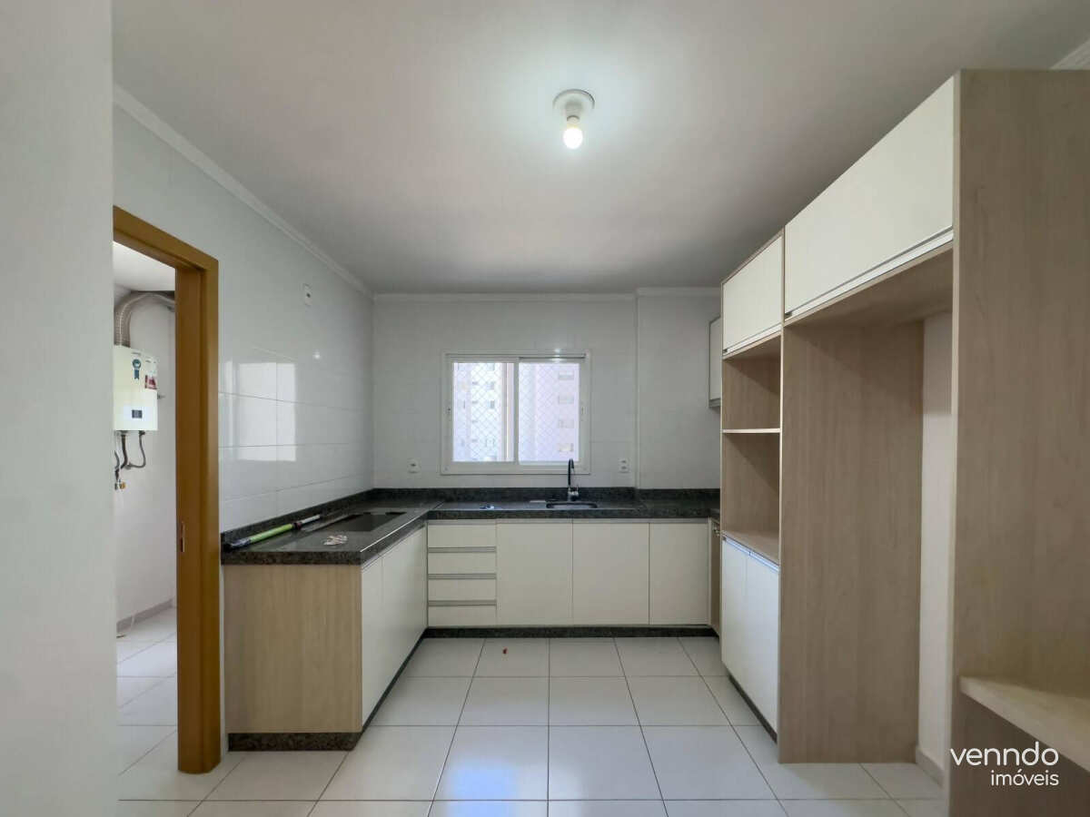 Apartamento à venda com 4 quartos, 123,12m²m² - Centro,Cascavel