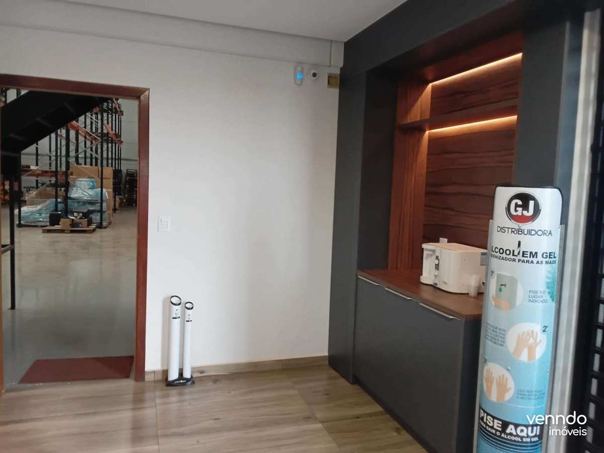  - BARRACÃO à venda, 1980m² de área útil!