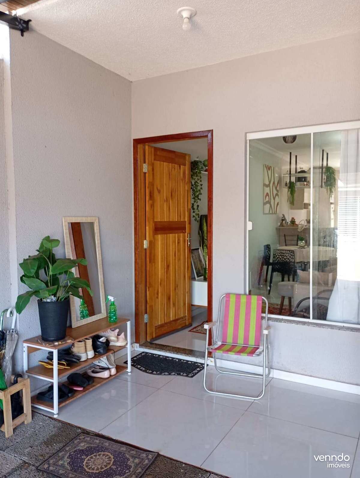  - Casa à venda, com 2 quartos, 70m²