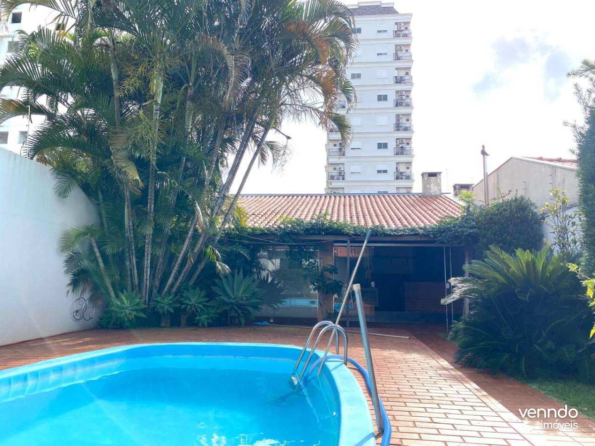 Casa à venda com 3 quartos, 132m² - country,