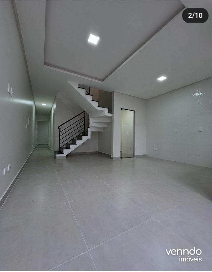 Sobrado à venda com 3 quartos, 124m² - Canadá,Cascavel