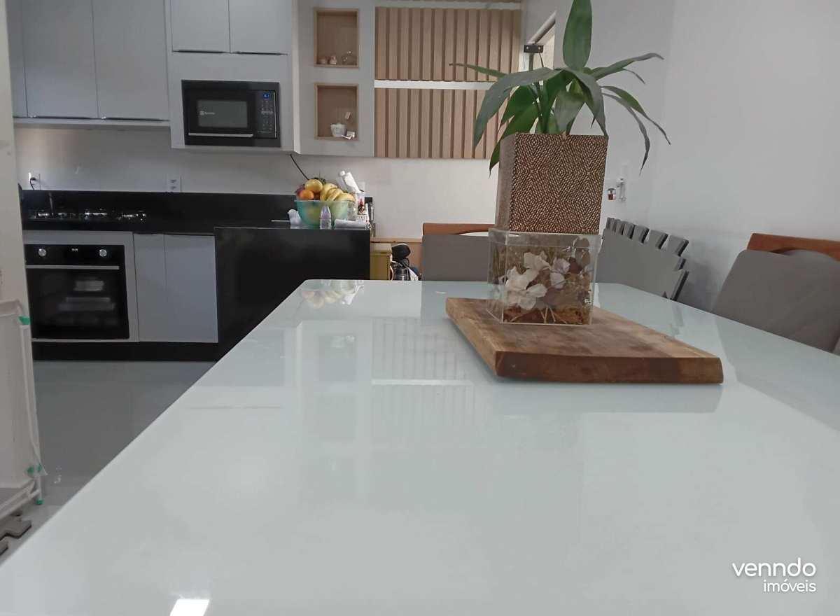 Casa à venda com 2 quartos, 90m² - Cascavel Velho,