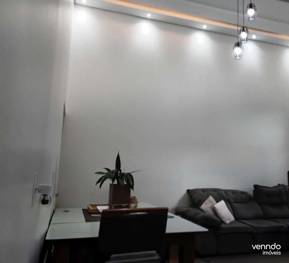 Casa à venda com 2 quartos, 90m² - Cascavel Velho,