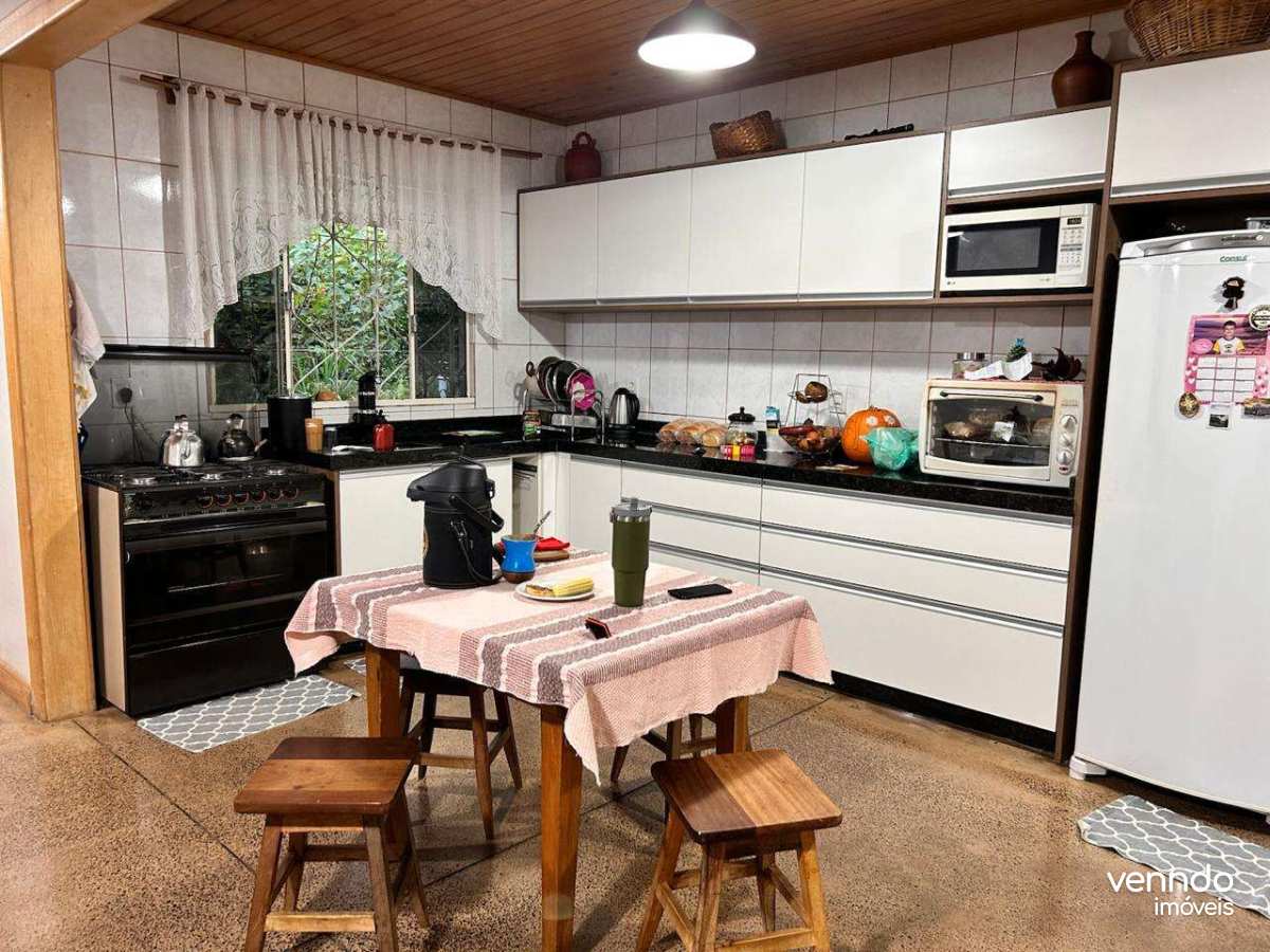 Casa à venda com 3 quartos, 175,94m² - Pacaembu,