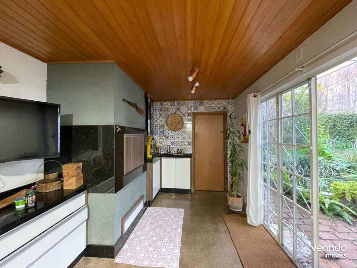 Casa à venda com 3 quartos, 175,94m² - Pacaembu,
