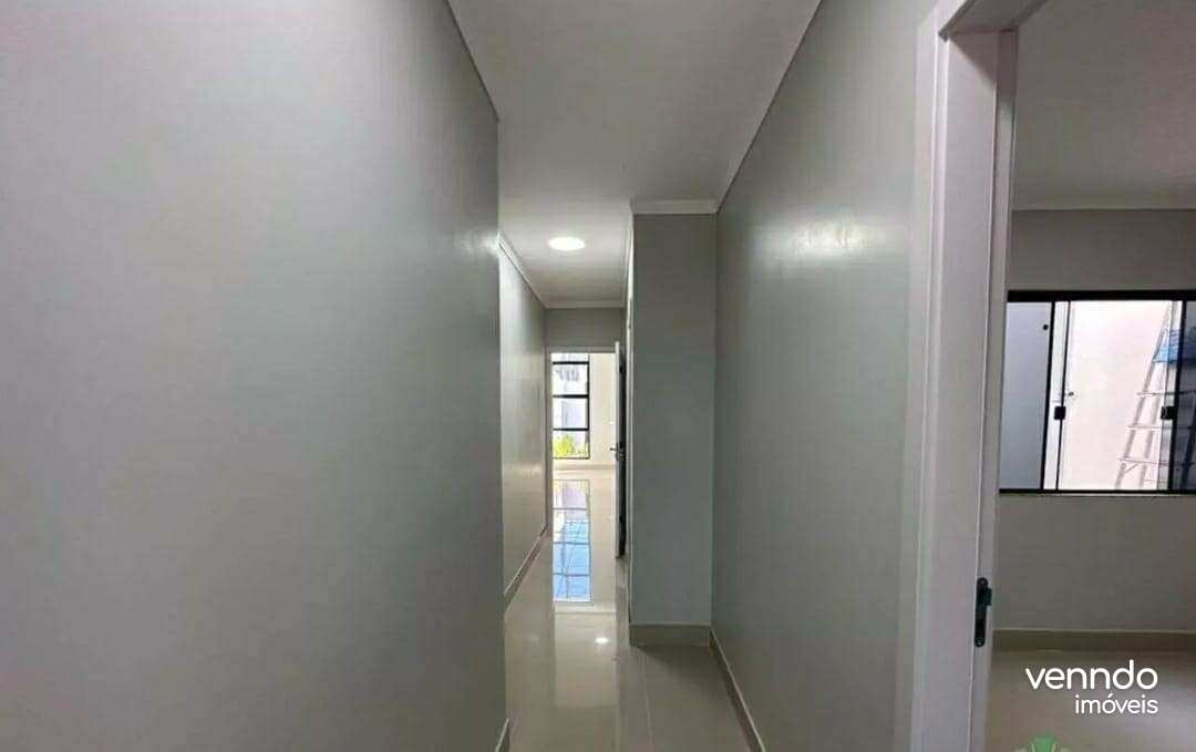 Sobrado à venda com 5 quartos, 200,00m² - Bairro Verona,Cascavel