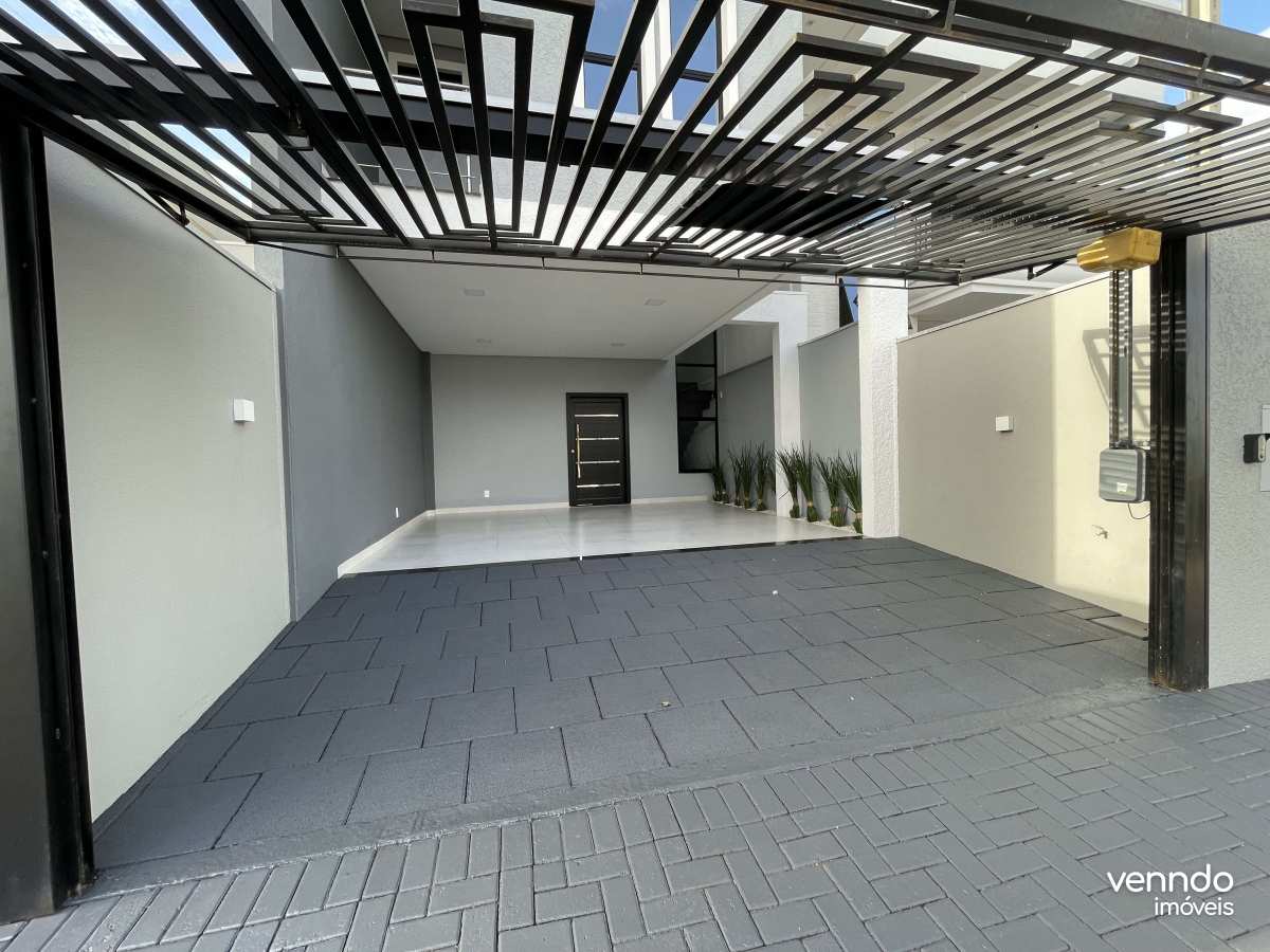 Sobrado à venda com 3 quartos, 142m² - PADOVANI III,