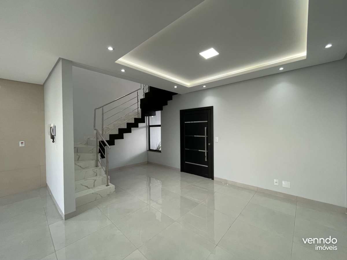  - SOBRADO à venda, PADOVANI com 3 quartos, 142m² área útil!