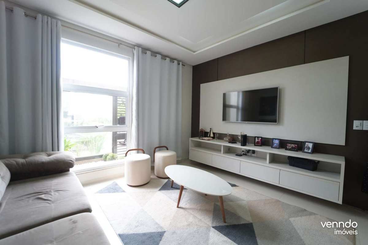 Sobrado à venda com 3 quartos, 144,61m² - Pioneiros Catarinenses,Cascavel