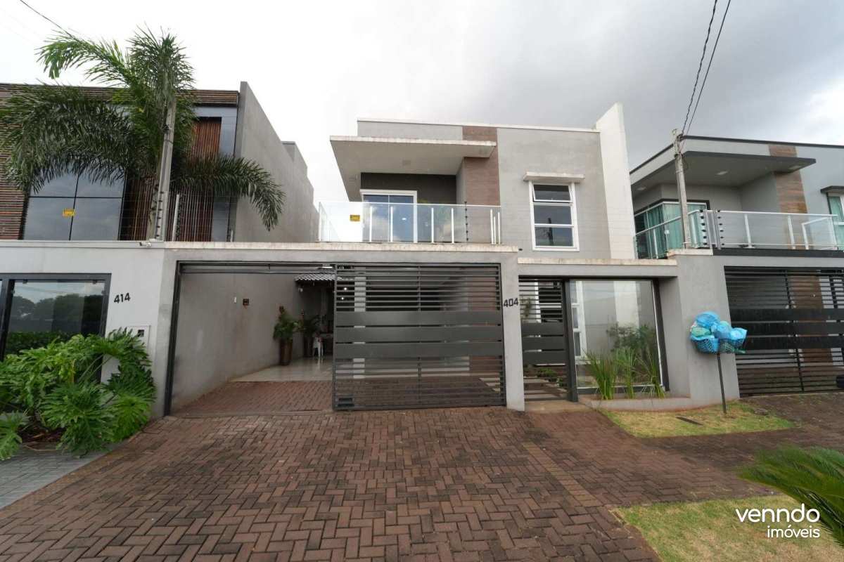 Sobrado à venda com 3 quartos, 144,61m² - Pioneiros Catarinenses,Cascavel