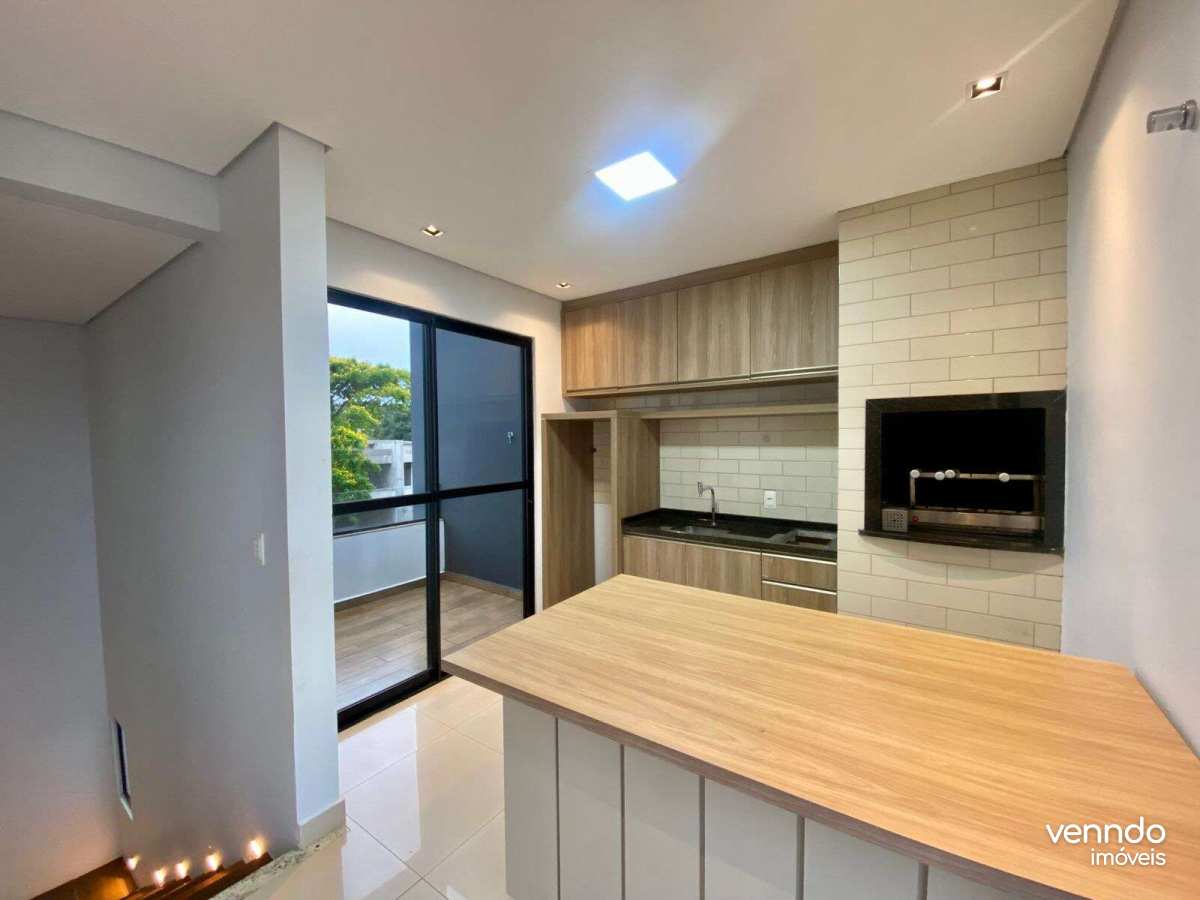 Sobrado à venda com 2 quartos, 124m² - Brasília,Cascavel