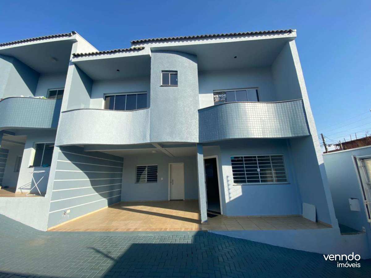 Sobrado em condomínio à venda com 3 quartos, 162,66m² - Centro,Cascavel