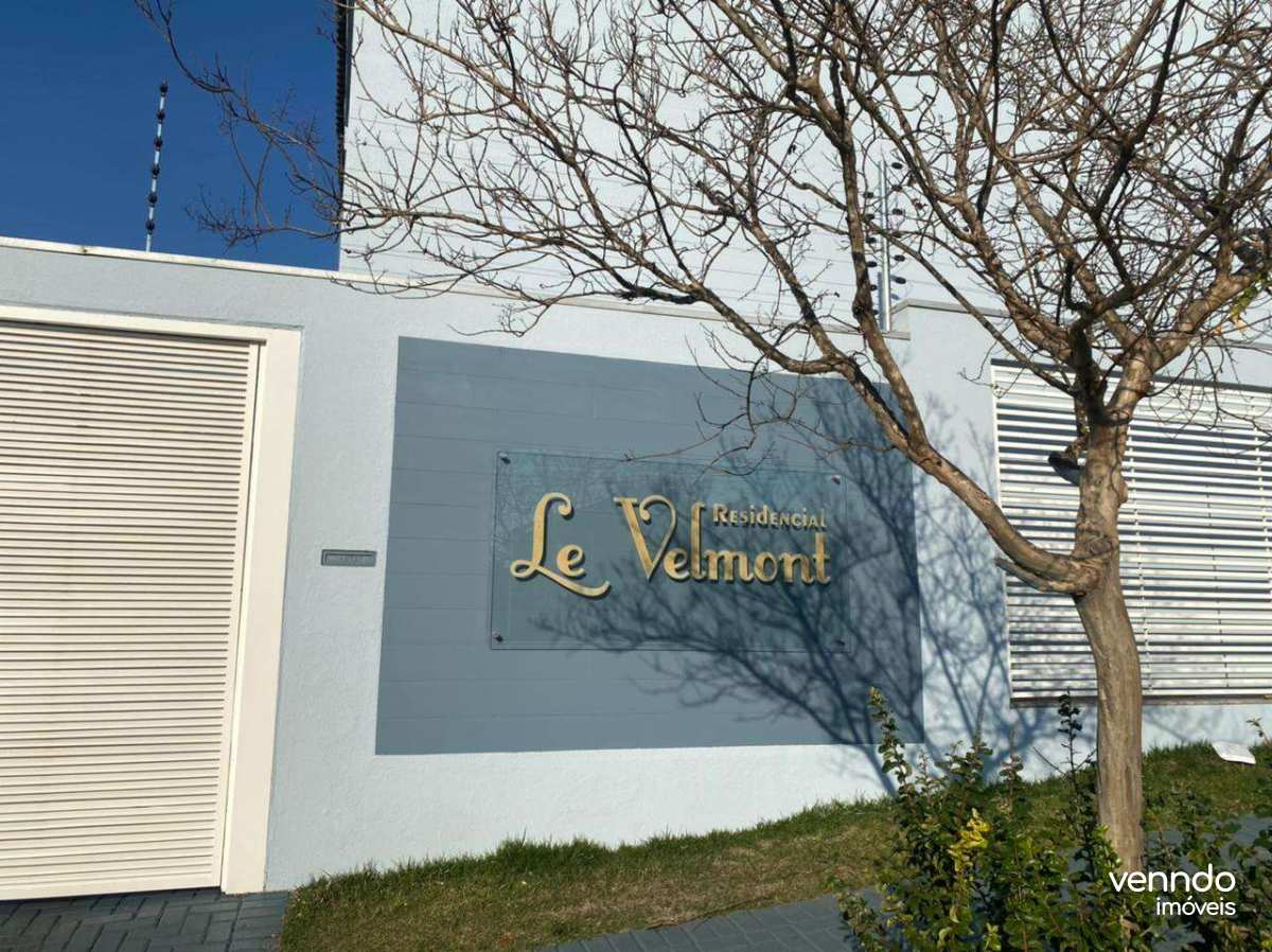  - Sobrado de Luxo no Neva: Condomínio Fechado, Área Gourmet e Closet