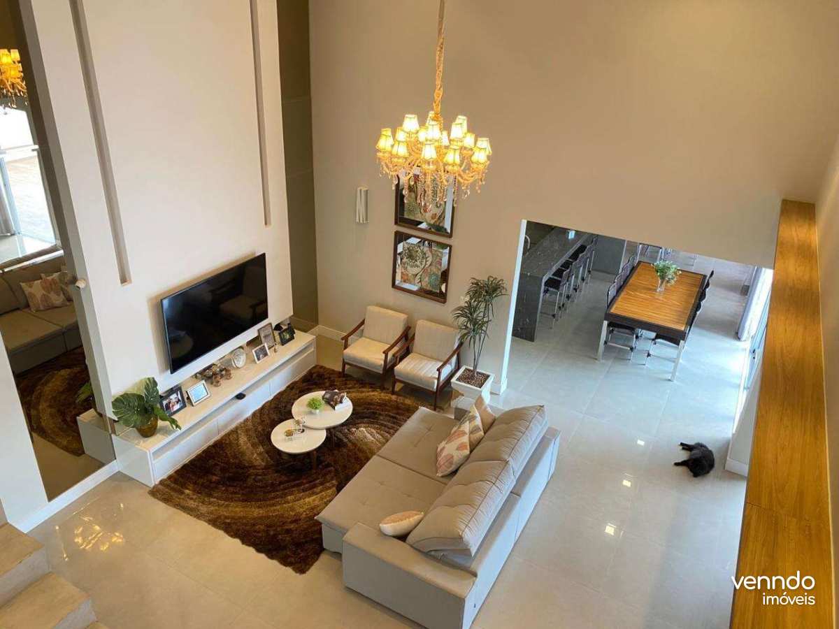 Sobrado à venda com 2 quartos, 413m² - Cancelli,Cascavel