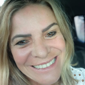 Corretor - Celia Castro